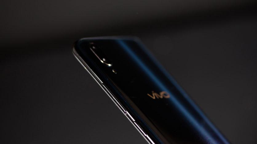 Описание смартфона Vivo V11