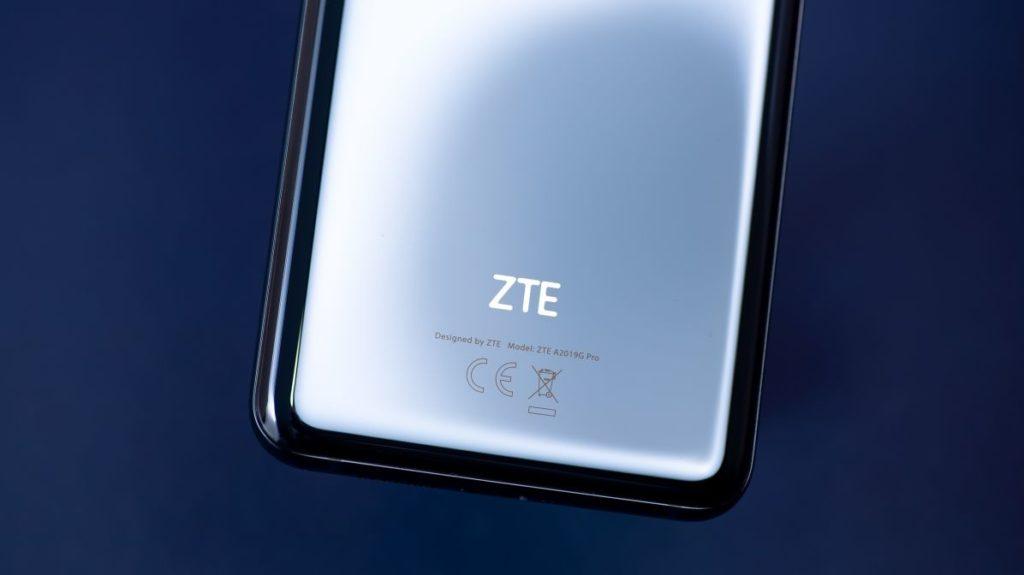 Описание смартфона ZTE Axon 9 Pro