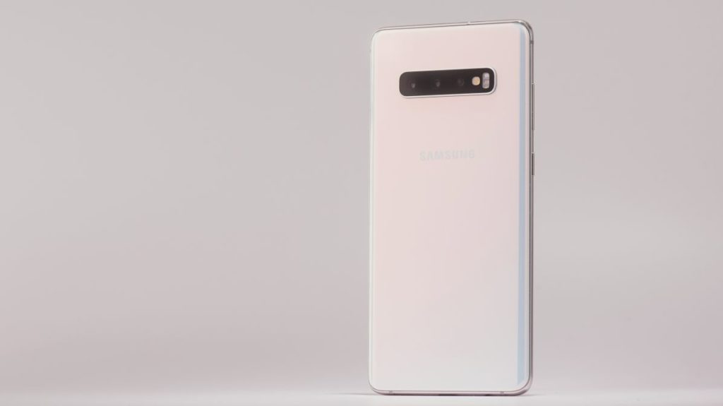 Описание смартфона Samsung Galaxy S10+