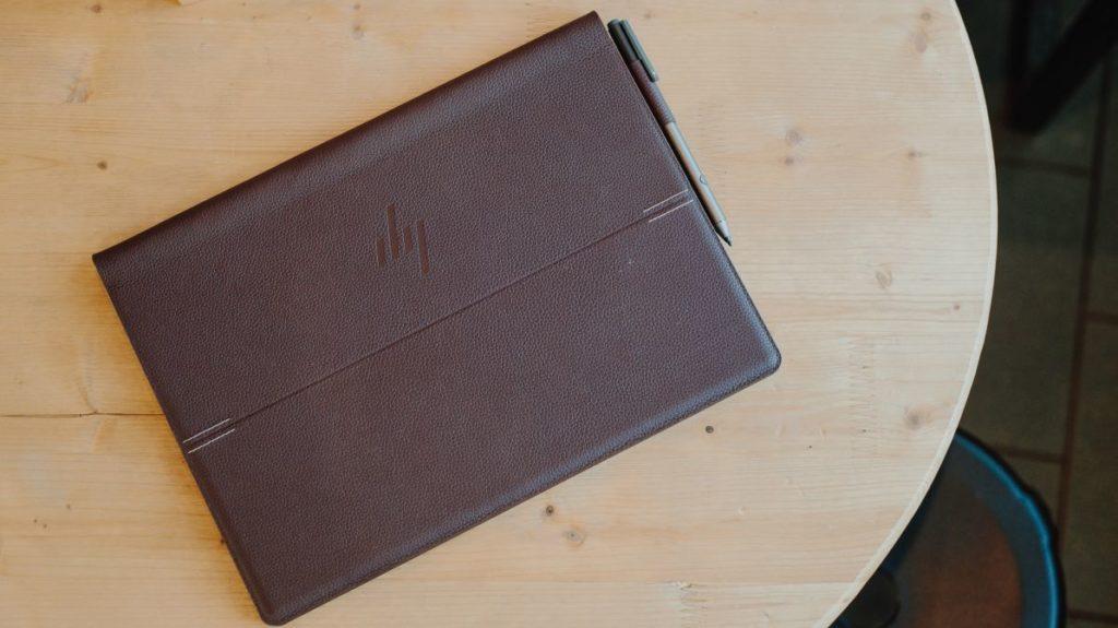 Описание кожаного ноутбука HP Spectre Folio