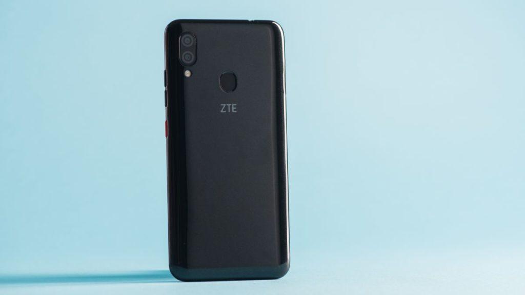 Описание смартфона ZTE Blade V10 и V10 Vita