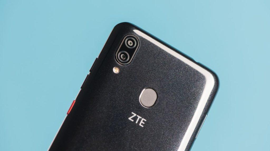 Описание смартфона ZTE Blade V10 и V10 Vita