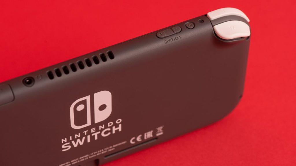 Описание Портативная игровая консоль Nintendo Switch Lite