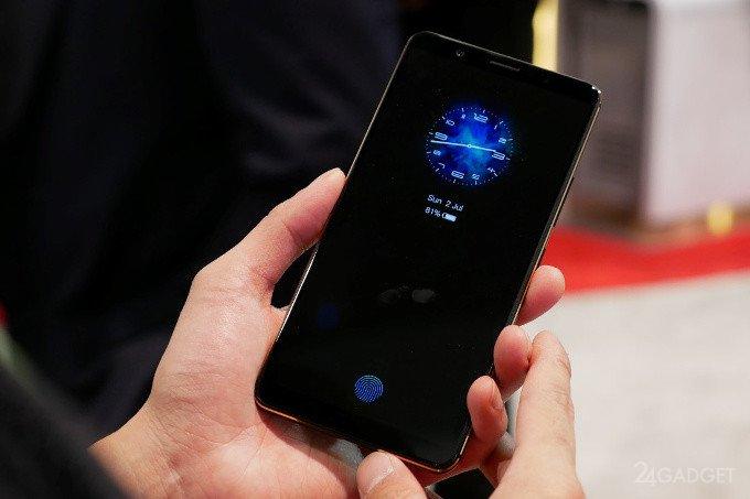 Первый в мире смартфон со сканером отпечатков в дисплее появится в январе (5 фото)