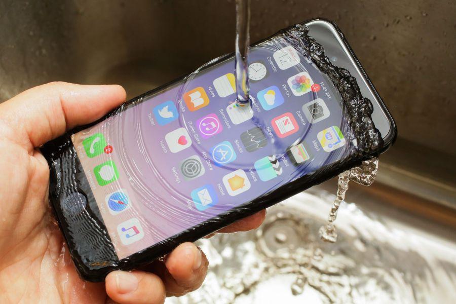 iPhone 7 резко упал в цене